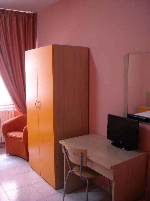 Hotel New Baby Caserta Szoba fotó