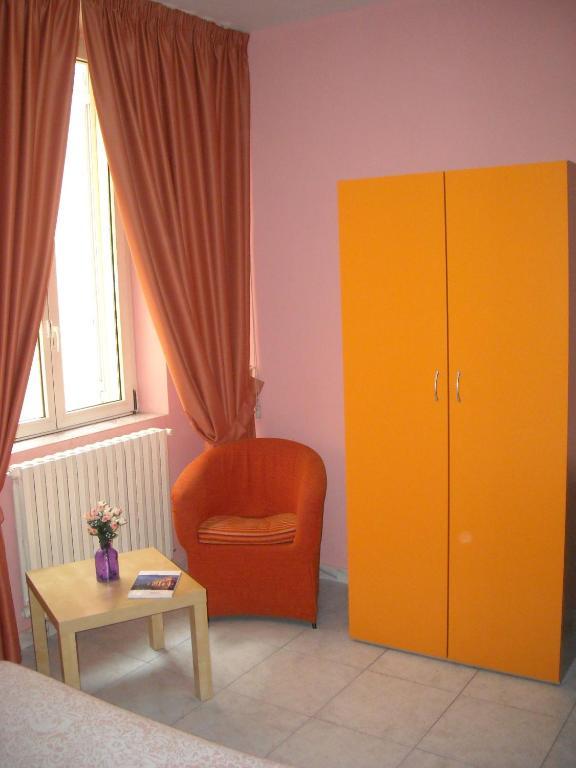 Hotel New Baby Caserta Szoba fotó