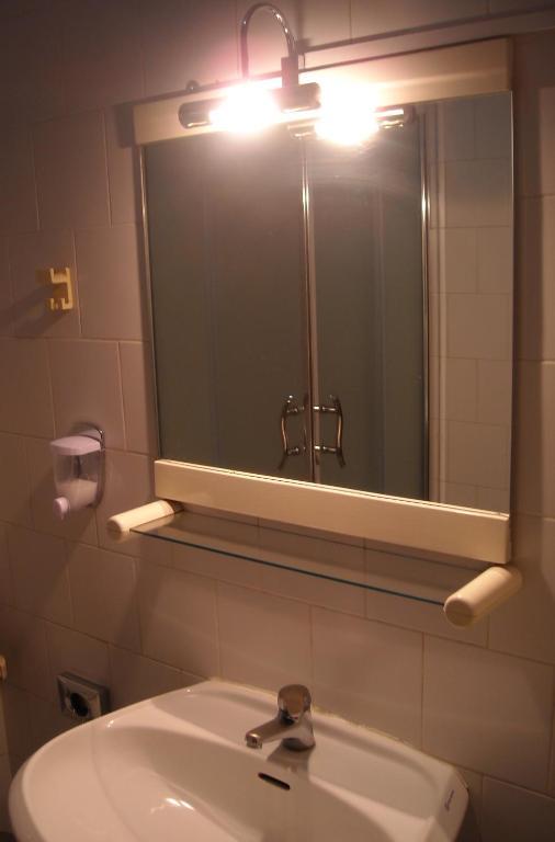 Hotel New Baby Caserta Szoba fotó