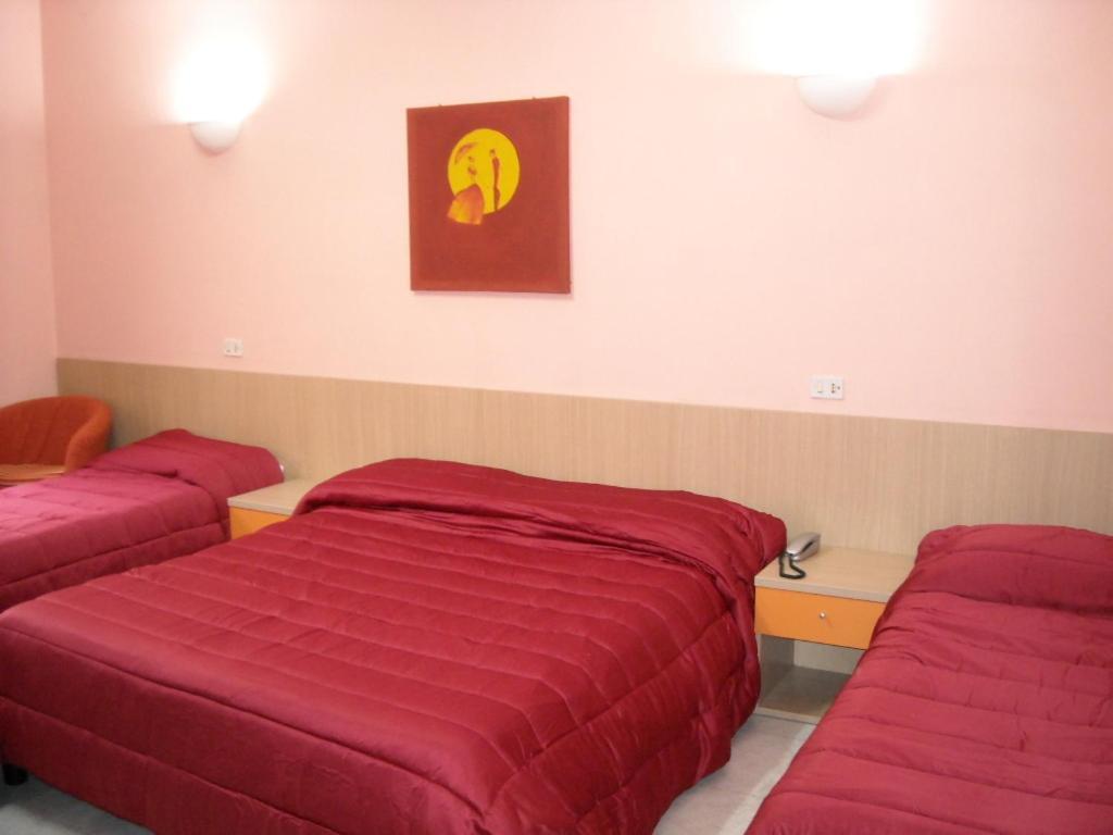 Hotel New Baby Caserta Szoba fotó
